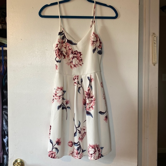 NWT White Floral Dress - Picture 1 of 5